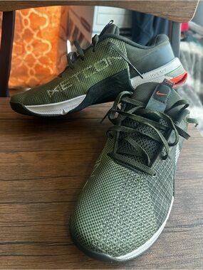 Nike Men’s Olive Green and Black Training Shoes